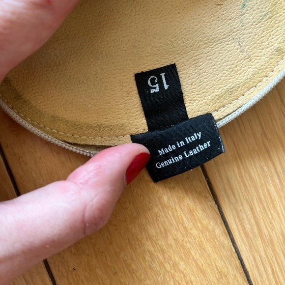 FURLA Leather Cat Coin Purse in Beige (Rare) - Picture 5 of 7